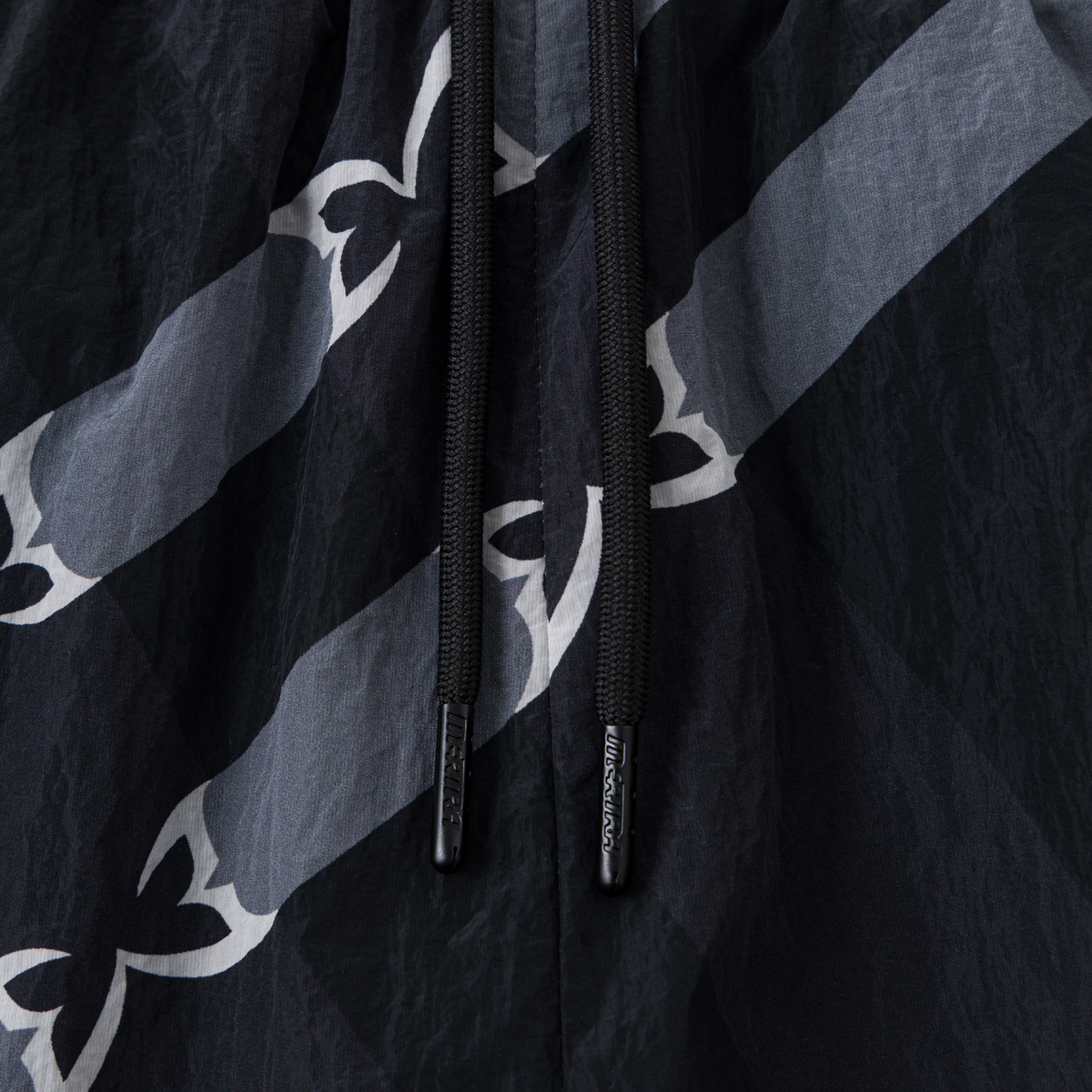 Merva Check Shorts (Black)