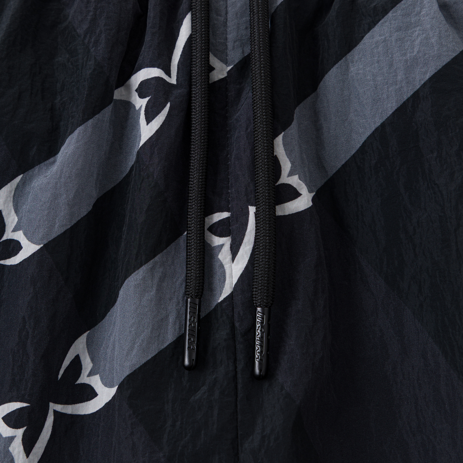 Merva Check Shorts (Black)
